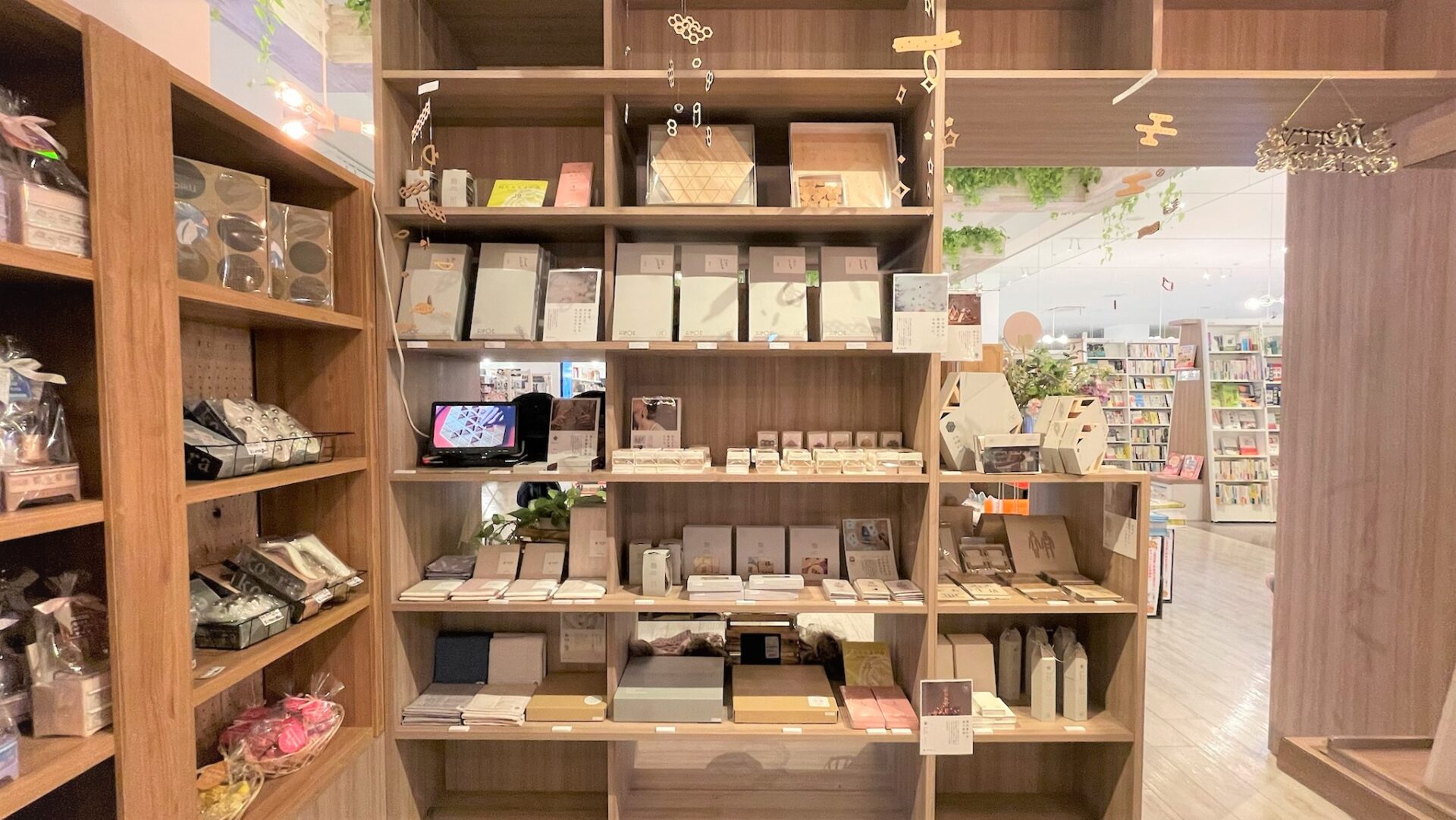 Sukima.×書店「インテリアになるおもちゃ」の特別な空間に没頭できるPOPUP